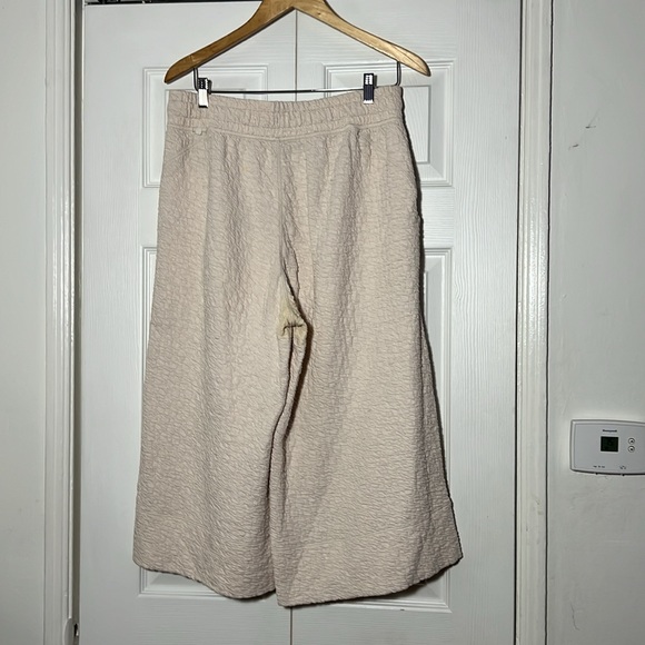 Lululemon Athletica Ripped Wide Leg Super Highwaist Crop Pant Women’s 10 - Picture 8 of 11